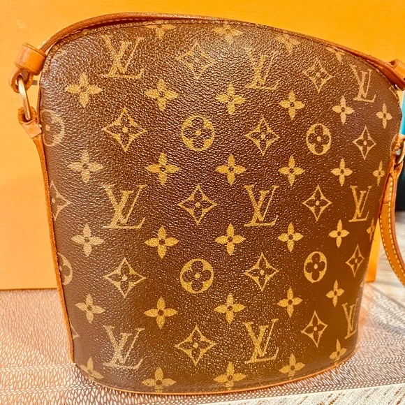 Louis Vuitton Brown Monogram Shoulder Bag - Picture 16 of 16